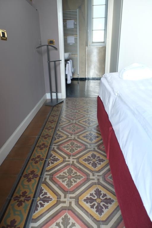 Michelangelo B&B Варенна Экстерьер фото