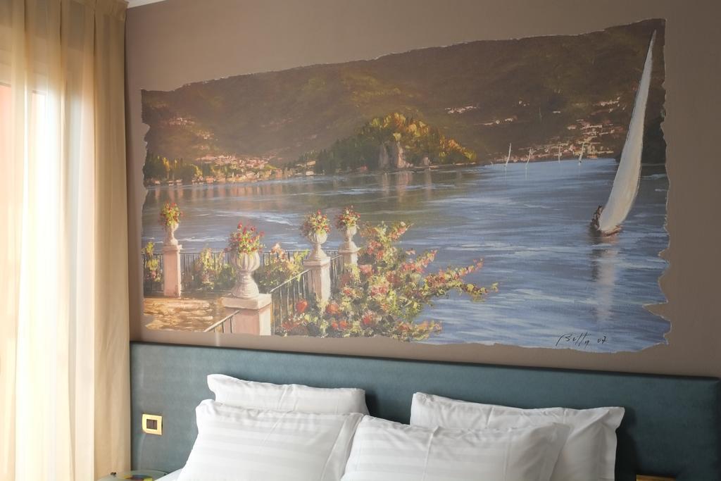 Michelangelo B&B Варенна Экстерьер фото