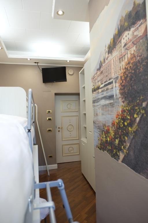 Michelangelo B&B Варенна Экстерьер фото