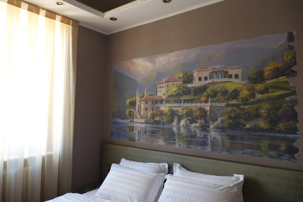 Michelangelo B&B Варенна Экстерьер фото